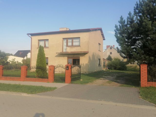 dom wolnostojący Cieszków, ul. Piastowska. Zdjęcie 1