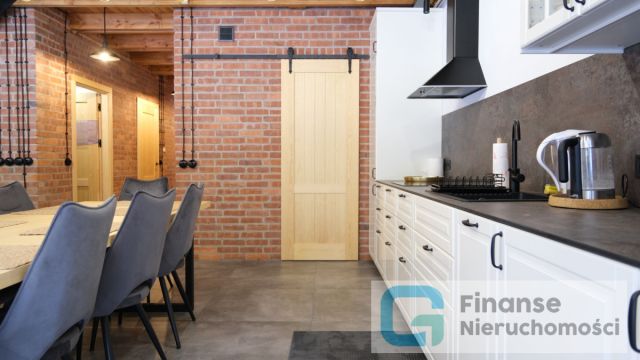 dom wolnostojący, 3 pokoje Borowiny. Zdjęcie 3