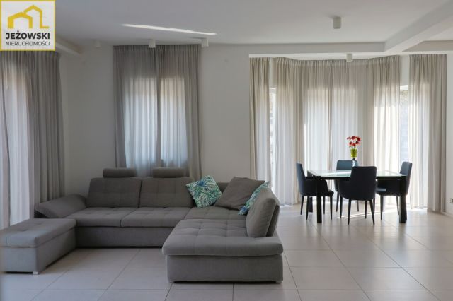 dom wolnostojący, 6 pokoi Janowiec. Zdjęcie 10