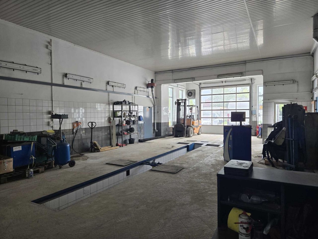 Hala/magazyn Sade Budy