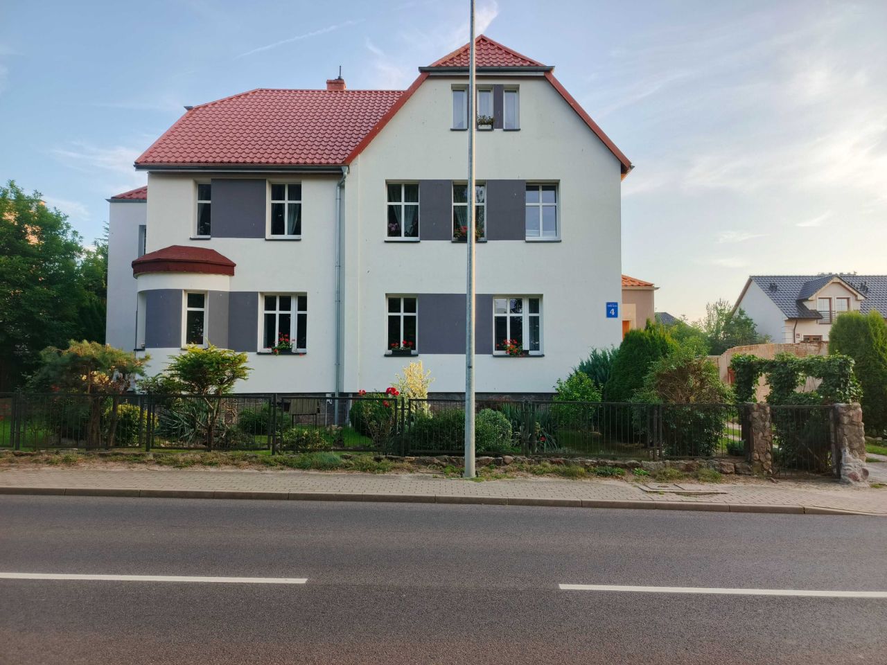 Mieszkanie 4-pokojowe Barwice. Zdjęcie 1