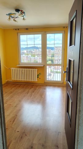 Mieszkanie 3-pokojowe Jelenia Góra Zabobrze. Zdjęcie 4