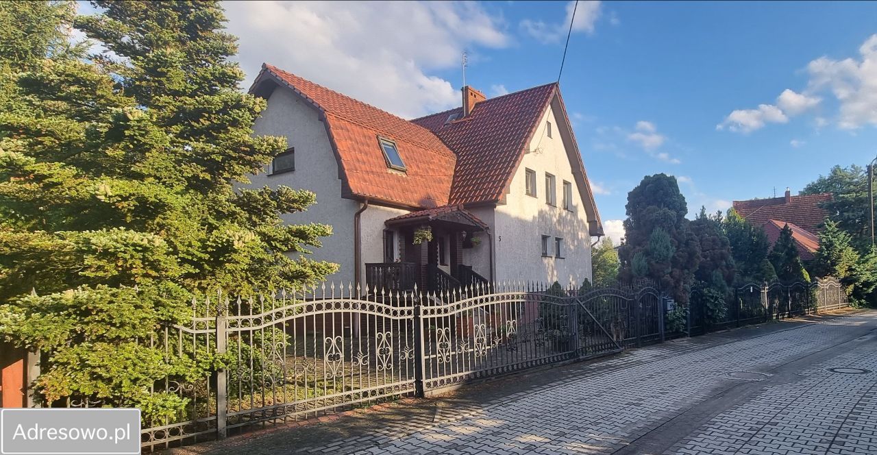 dom wolnostojący, 6 pokoi Wrocław Zakrzów. Zdjęcie 1