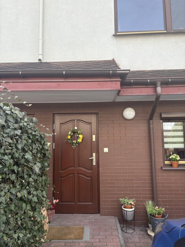 dom szeregowy, 5 pokoi Józefosław, ul. Saturna. Zdjęcie 1