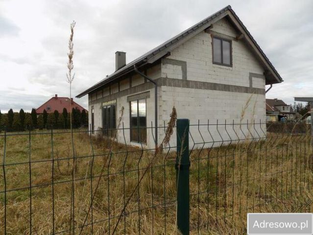 dom wolnostojący, 4 pokoje Kalno. Zdjęcie 1