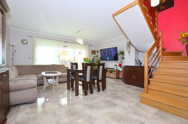 dom szeregowy, 4 pokoje Piekary Śląskie Lipka, ul. Skowronków. Zdjęcie 3