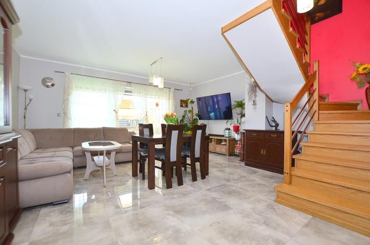 dom szeregowy, 4 pokoje Piekary Śląskie Lipka, ul. Skowronków. Zdjęcie 3