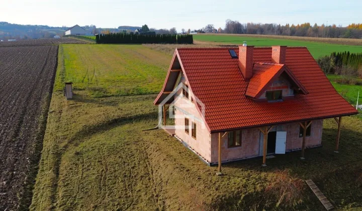 dom wolnostojący, 6 pokoi Ubrzeż