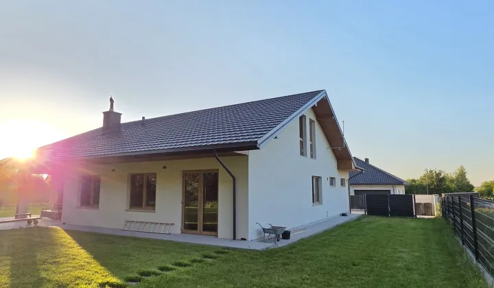 dom wolnostojący, 6 pokoi Majdan Mętowski