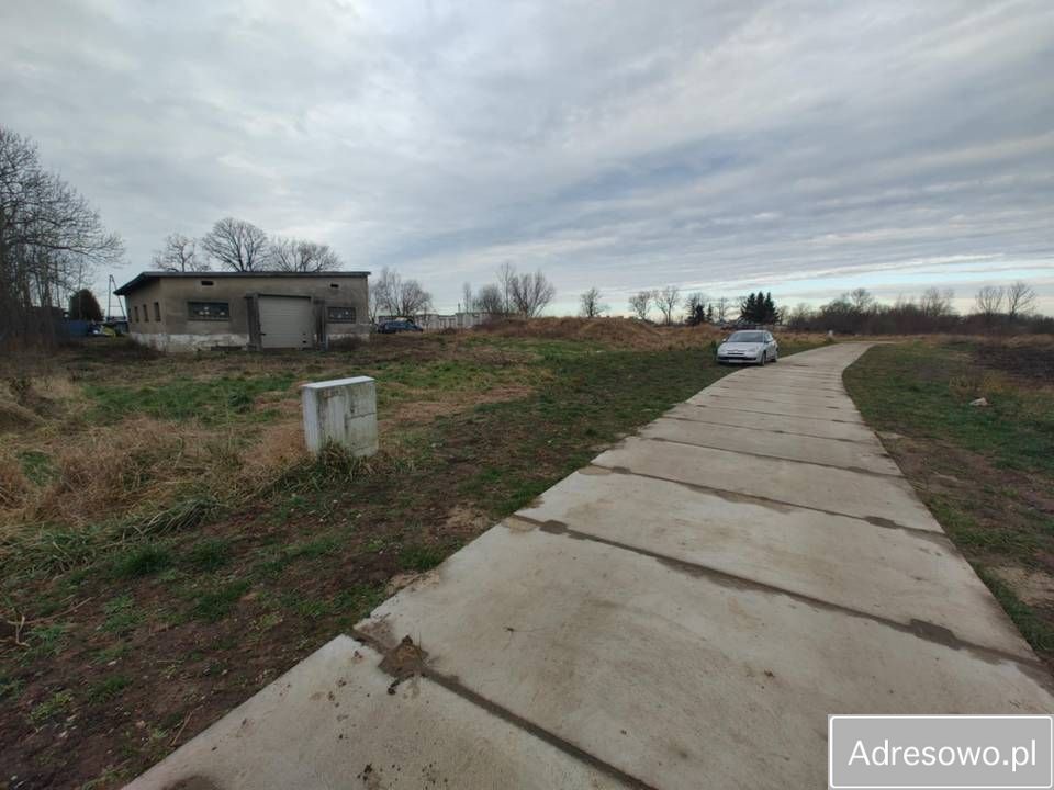 Hala/magazyn Grabiny-Zameczek. Zdjęcie 3