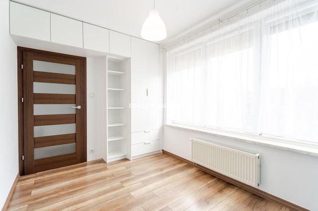 Mieszkanie 4-pokojowe Skawina, ul. Mikołaja Kopernika. Zdjęcie 5