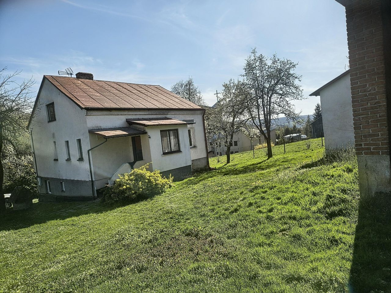 dom wolnostojący, 2 pokoje Zalesie. Zdjęcie 2