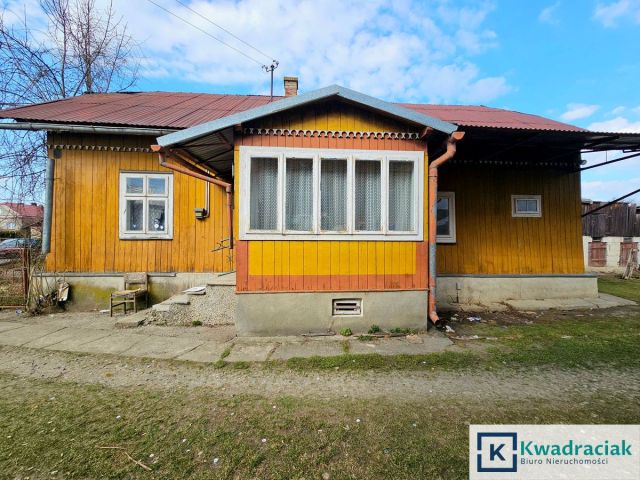 dom wolnostojący, 3 pokoje Długie, ul. Sanocka. Zdjęcie 1