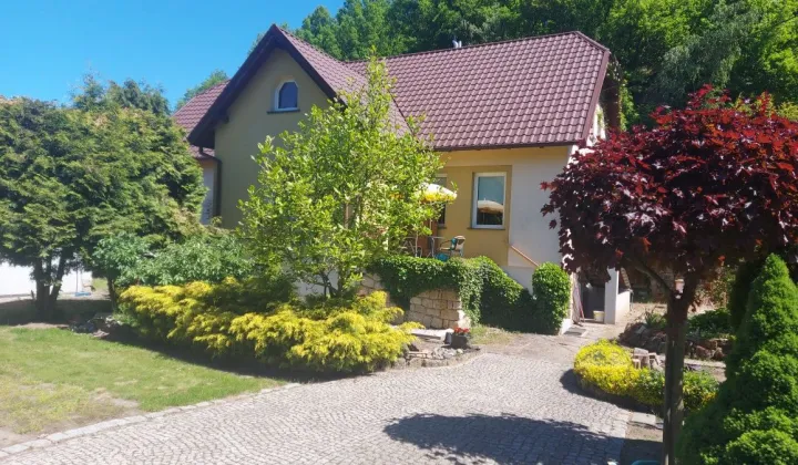 dom wolnostojący, 4 pokoje Jerzmanice-Zdrój
