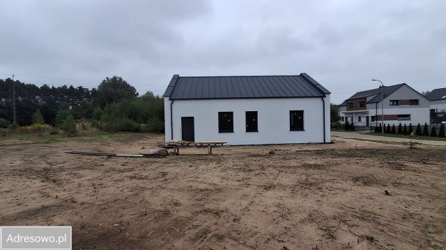 Lokal Skoki, ul. Malinowa. Zdjęcie 1