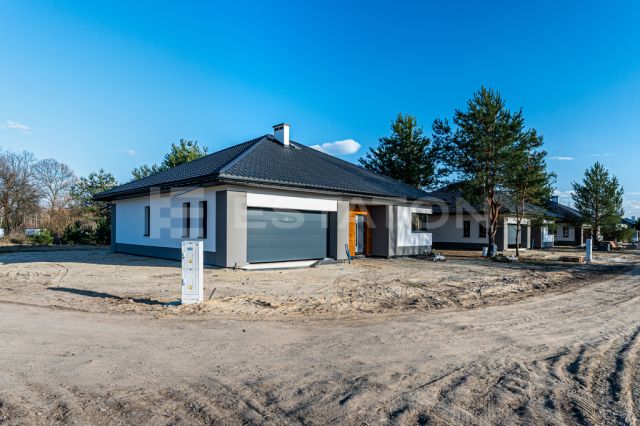 dom wolnostojący, 4 pokoje Pogwizdów. Zdjęcie 1