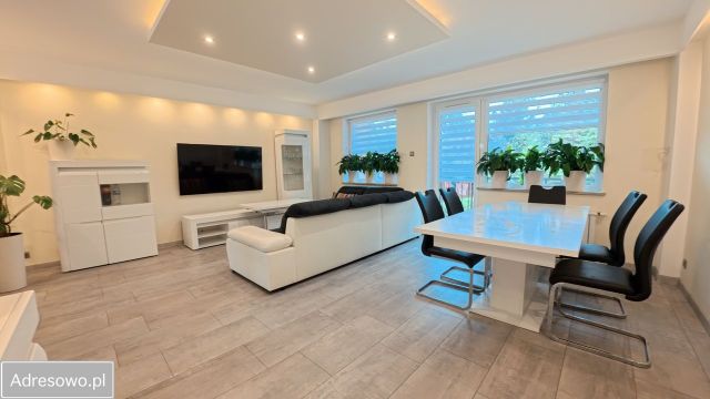 dom wolnostojący, 5 pokoi Wałbrzych Piaskowa Góra. Zdjęcie 1