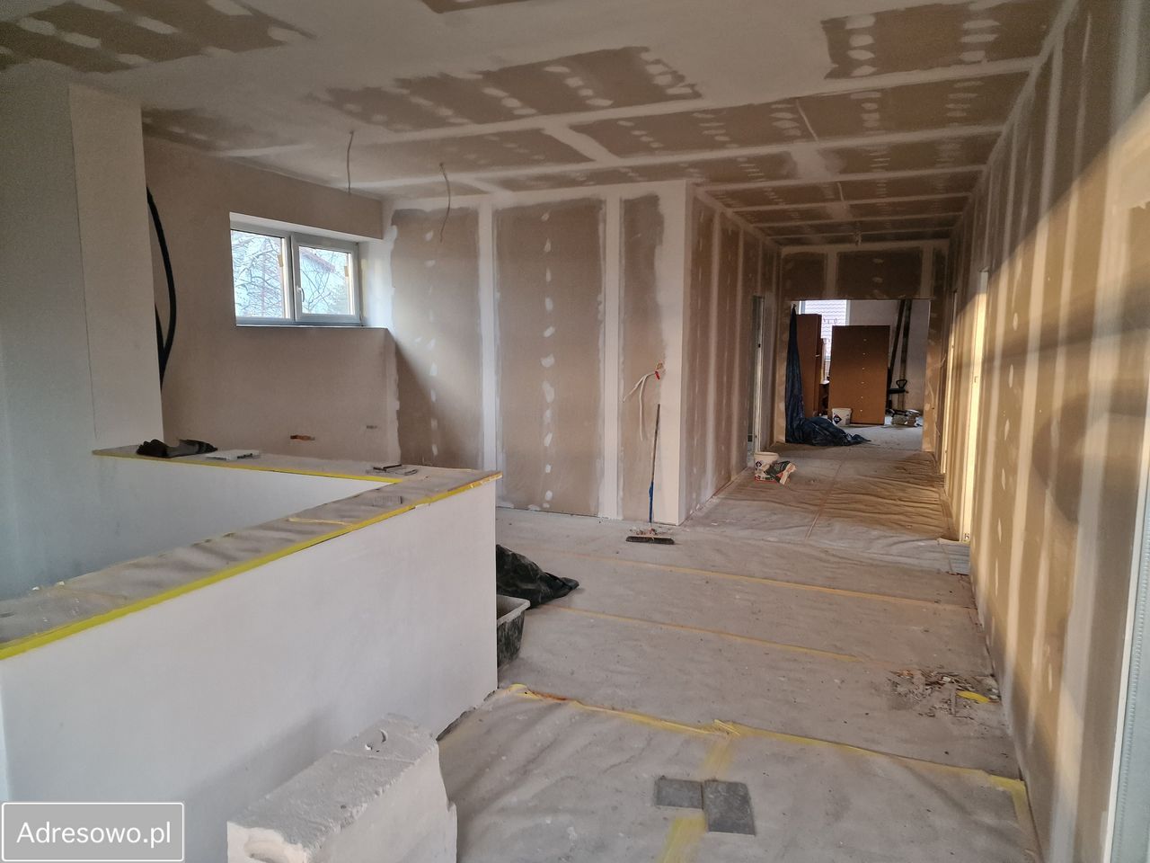 dom wolnostojący, 4 pokoje Hrud. Zdjęcie 12