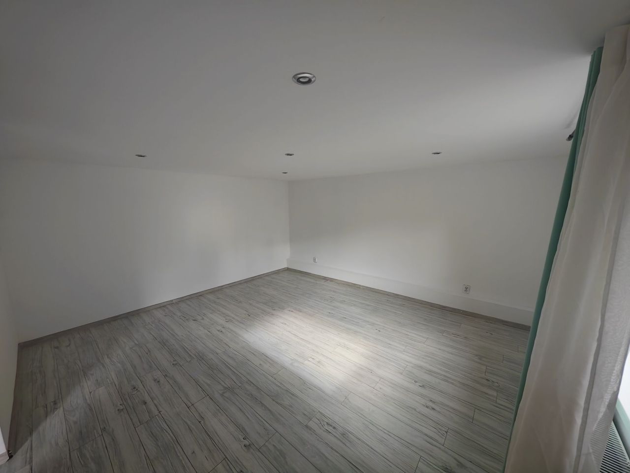 Mieszkanie 3-pokojowe Dobczyce. Zdjęcie 3