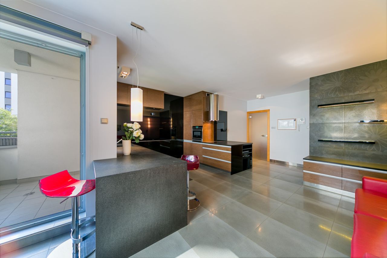 Mieszkanie 1-pokojowe Warszawa Gocław, ul. Jana Nowaka-Jeziorańskiego. Zdjęcie 4