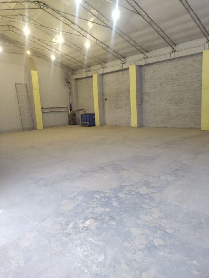 Hala/magazyn Radonice. Zdjęcie 2