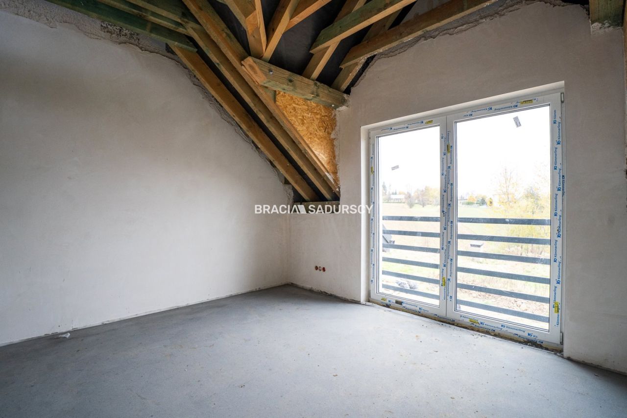 bliźniak, 6 pokoi Koźmice Wielkie. Zdjęcie 9