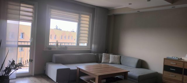 Mieszkanie 3-pokojowe Bolesławiec, ul. Stefana Starzyńskiego. Zdjęcie 1