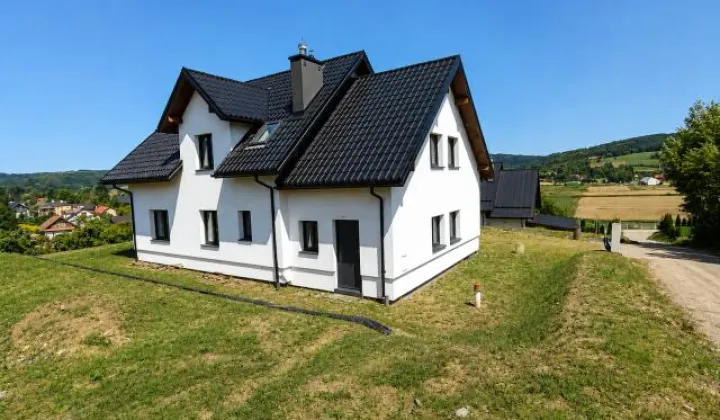 dom wolnostojący, 6 pokoi Domaradz
