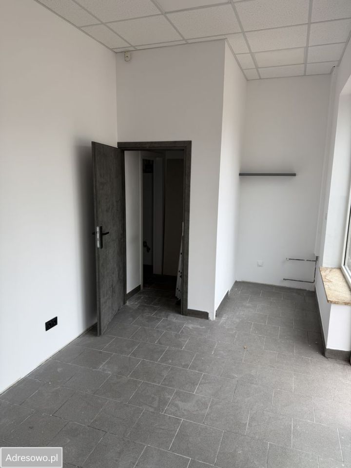 Lokal Józefów Centrum, ul. Marszałka Piłsudskiego. Zdjęcie 2