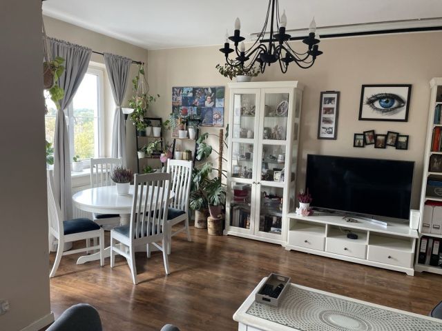 Mieszkanie 4-pokojowe Marki. Zdjęcie 1