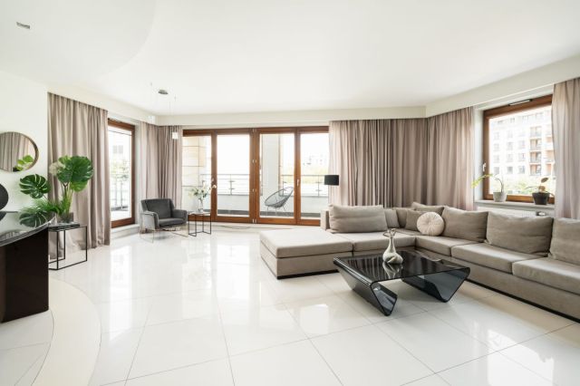 Mieszkanie 3-pokojowe Warszawa Mokotów, al. Wilanowska. Zdjęcie 1