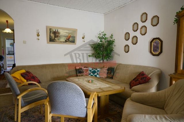 dom wolnostojący, 4 pokoje Rzędów. Zdjęcie 5