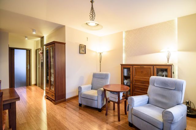 Mieszkanie 3-pokojowe Kalisz, ul. Adama Asnyka. Zdjęcie 1