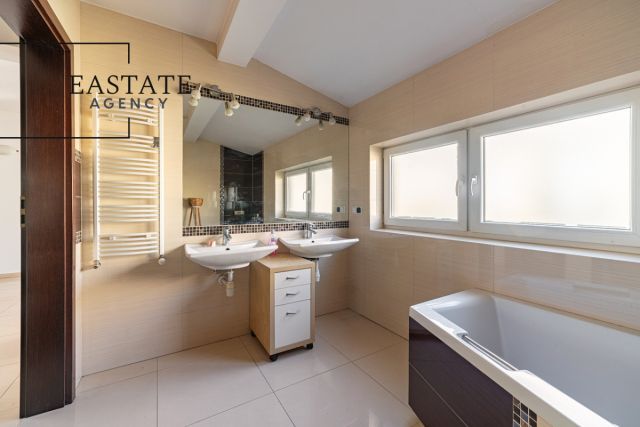 bliźniak, 9 pokoi Warszawa Wawer, ul. Wał Miedzeszyński. Zdjęcie 16