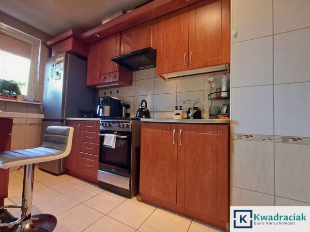 Mieszkanie 3-pokojowe Krosno Guzikówka, ul. Stefana Kisielewskiego. Zdjęcie 3