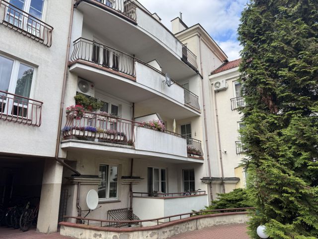 Mieszkanie 3-pokojowe Warszawa Włochy, ul. Lechicka. Zdjęcie 1