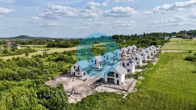 dom wolnostojący, 4 pokoje Kielce Bukówka. Zdjęcie 1