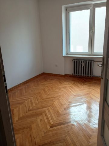Mieszkanie 2-pokojowe Pińczów, ul. Klasztorna. Zdjęcie 2
