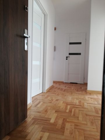 Mieszkanie 3-pokojowe Krosno Śródmieście, ul. Niepodległości. Zdjęcie 1