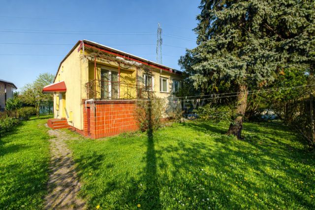 dom wolnostojący, 3 pokoje Warszawa Ursus, ul. Władysława Bieńczaka. Zdjęcie 1