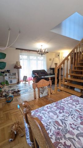 dom wolnostojący, 6 pokoi Złotokłos. Zdjęcie 10