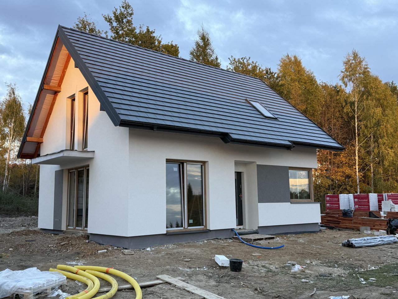 dom wolnostojący, 4 pokoje Nowiny