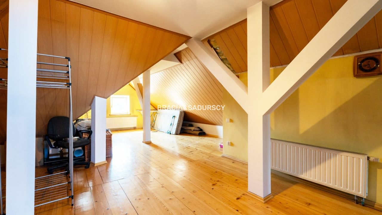 dom wolnostojący, 12 pokoi Wieliczka, ul. Jana Kochanowskiego. Zdjęcie 39