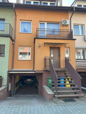 dom szeregowy, 4 pokoje Oleśnica, ul. Wschodnia. Zdjęcie 1