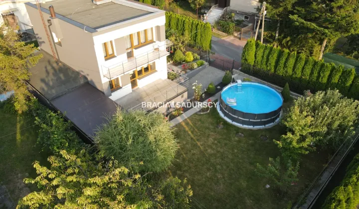 dom wolnostojący, 5 pokoi Kraków Czyżyny, ul. Nastrojowa