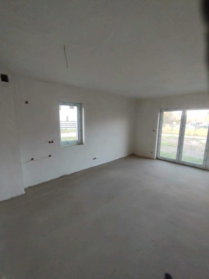 bliźniak, 4 pokoje Ciemne. Zdjęcie 2