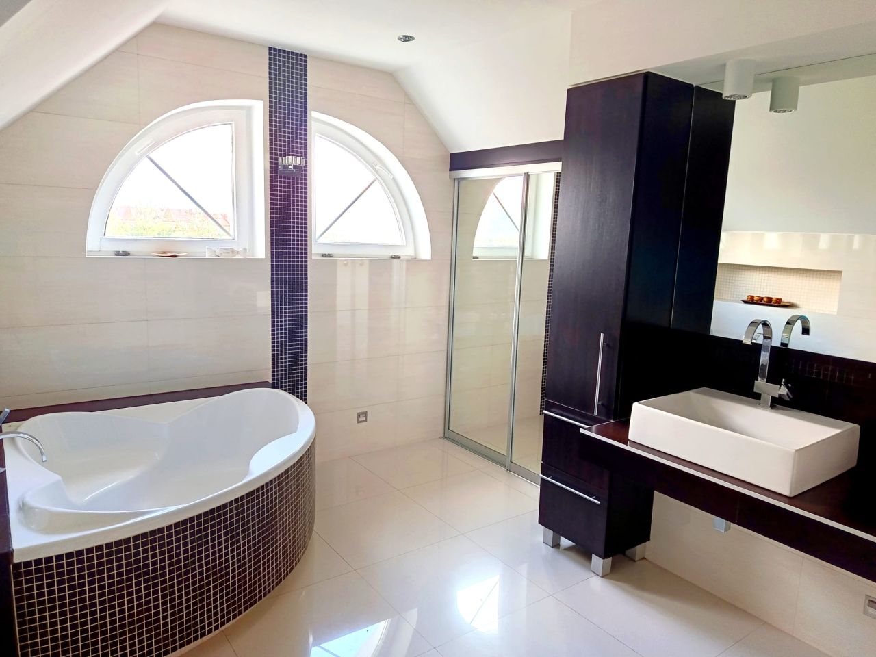 dom wolnostojący, 5 pokoi Chwaszczyno, ul. Diamentowa. Zdjęcie 13