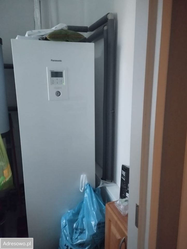 dom wolnostojący, 4 pokoje Piecki, pl. 1 Maja. Zdjęcie 3