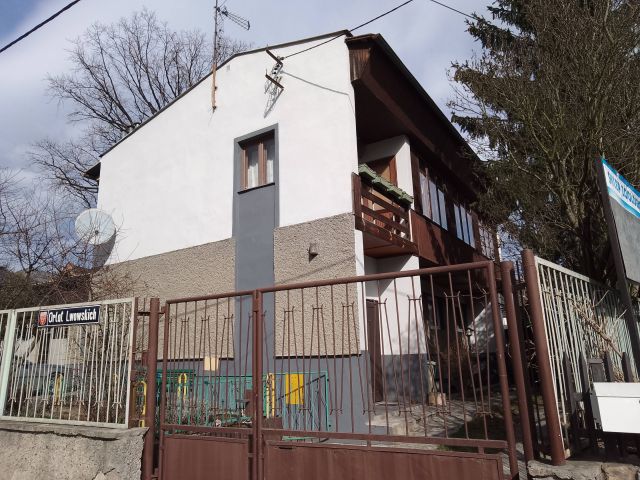 dom wolnostojący, 6 pokoi Nysa Radoszyn, ul. Orląt Lwowskich. Zdjęcie 1