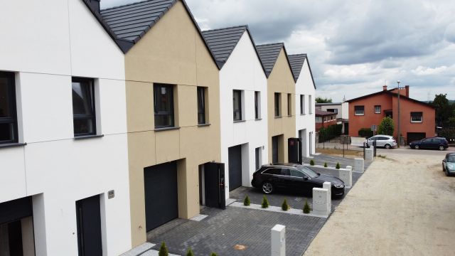 bliźniak, 4 pokoje Chodzież, ul. Akacjowa. Zdjęcie 1